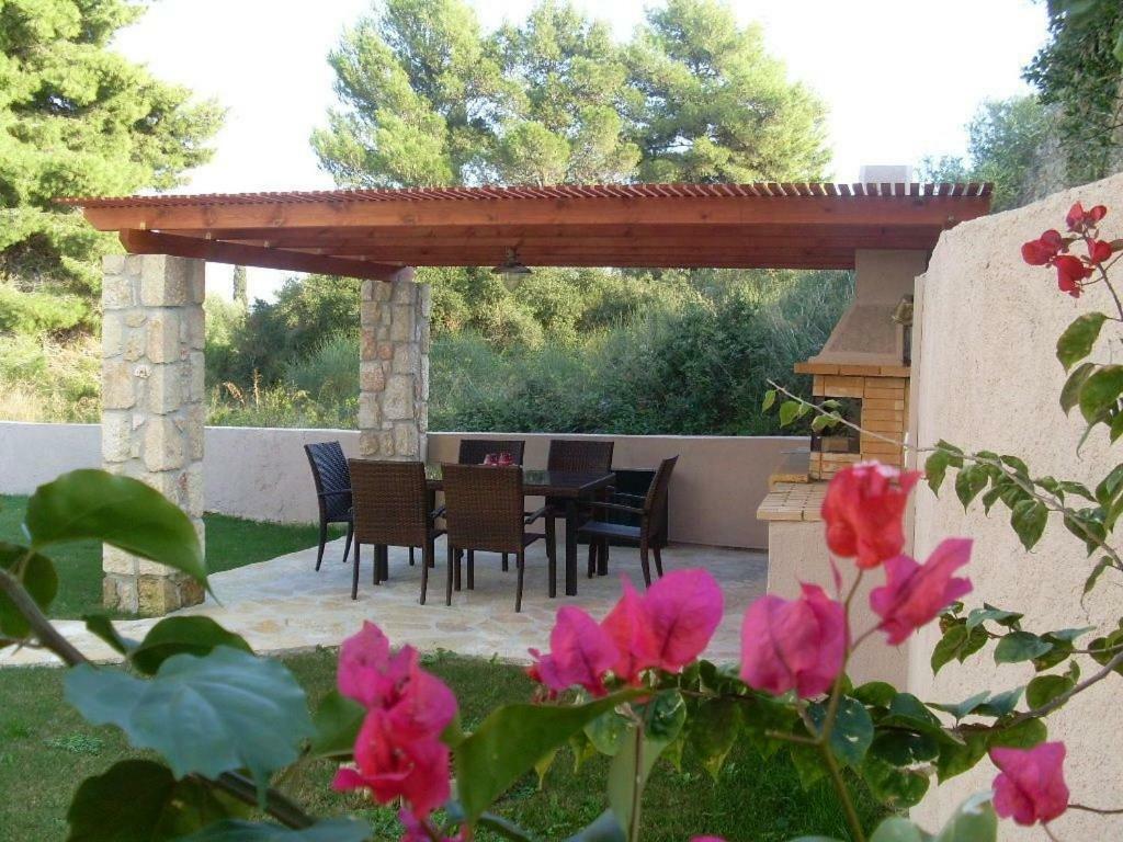 Villa Amelia Metaxáta エクステリア 写真